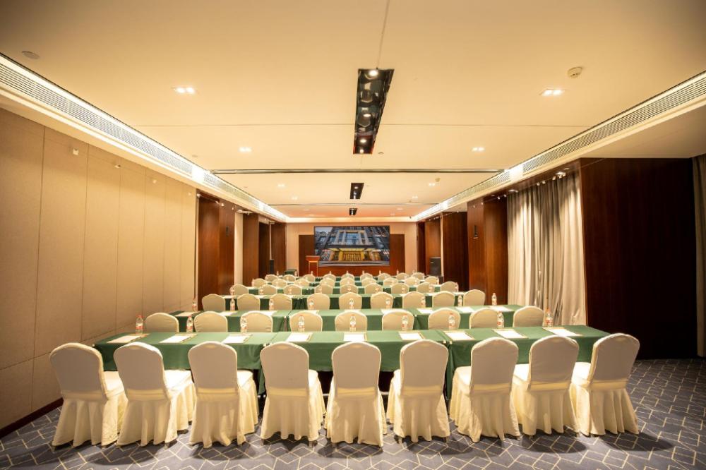 madison hotel zhengzhou erqi plaza