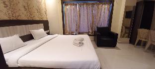 Hotel Home Town,Gopal Ballabh Rd,2 star
