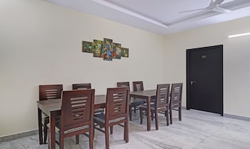 treebo trend lavish palms