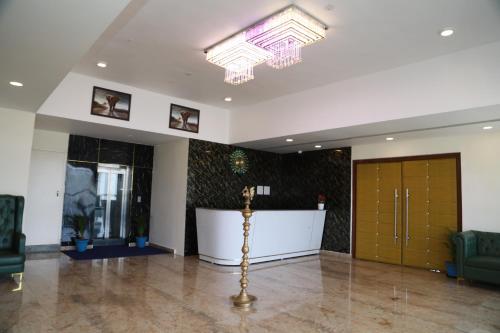Royal Chola,Kanchipuram>>Chennai,2 star