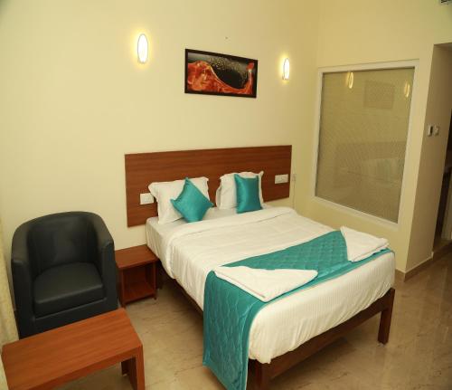 Royal Chola,Kanchipuram>>Chennai,2 star