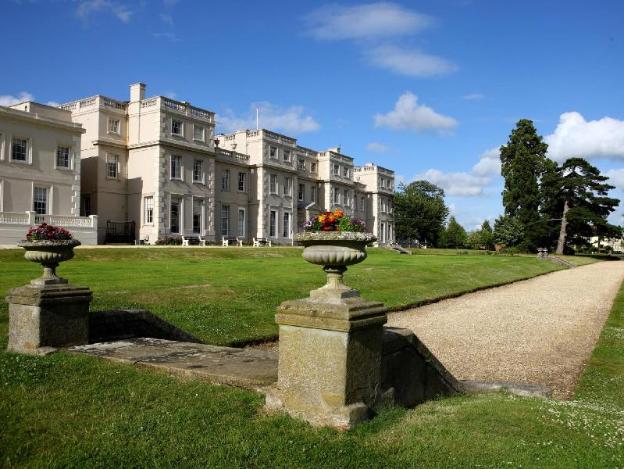 de vere wokefield estate