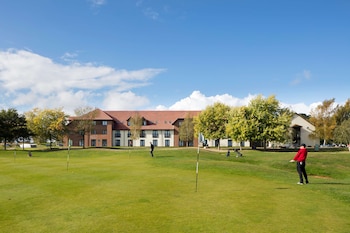 de vere wokefield estate