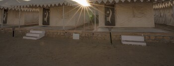 Jaislamer Desert Resort,India>>Jaisalmer,3.5 star