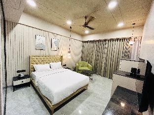 Apricot Hotel Motera,Near Tapovan Circle,3 star
