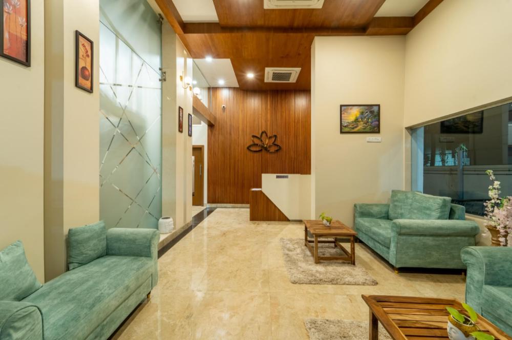 moistin business class hotel