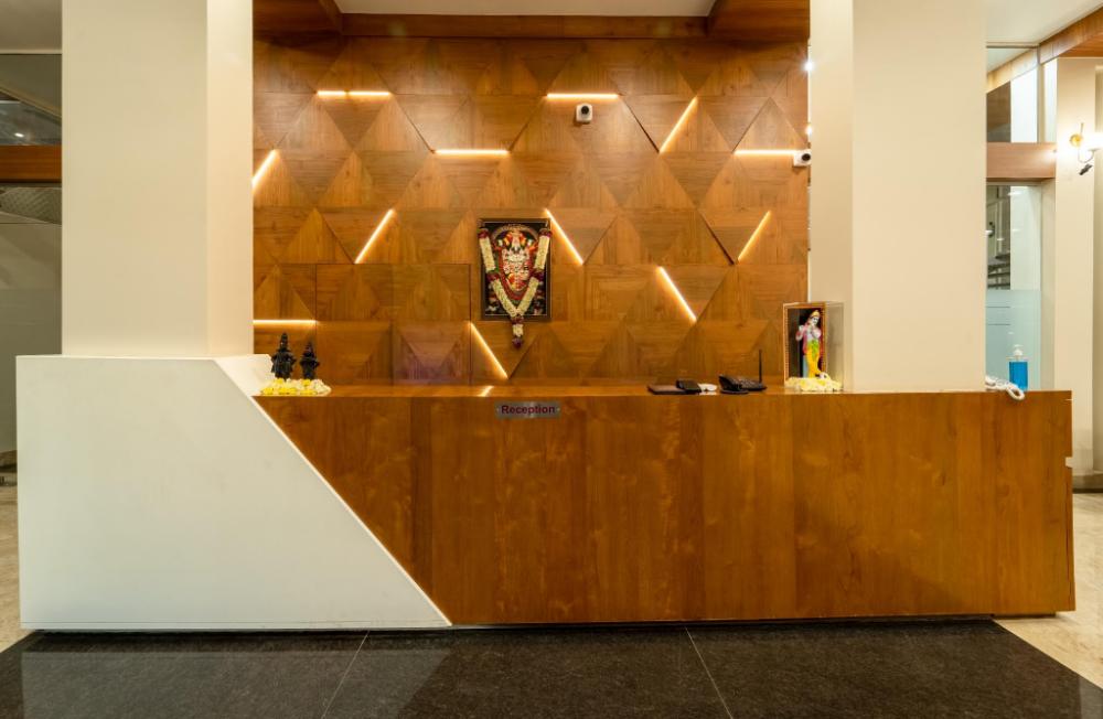 moistin business class hotel