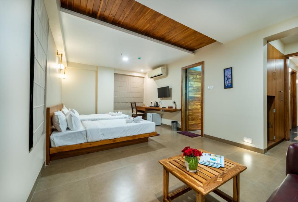 moistin business class hotel