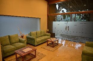 moistin business class hotel