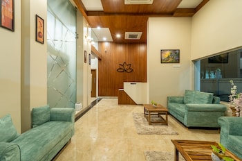 moistin business class hotel