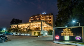 moistin business class hotel