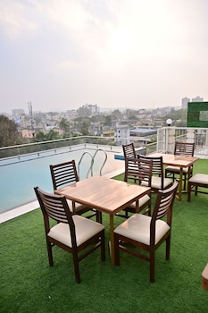 moistin business class hotel