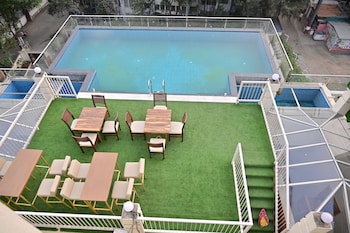 moistin business class hotel