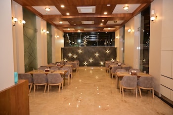 moistin business class hotel