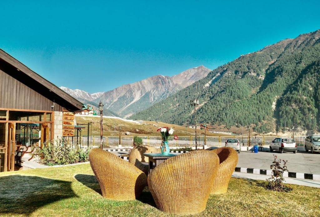 Pine Spring Resort Sonamarg,Pahalgam>>Gund,4 star