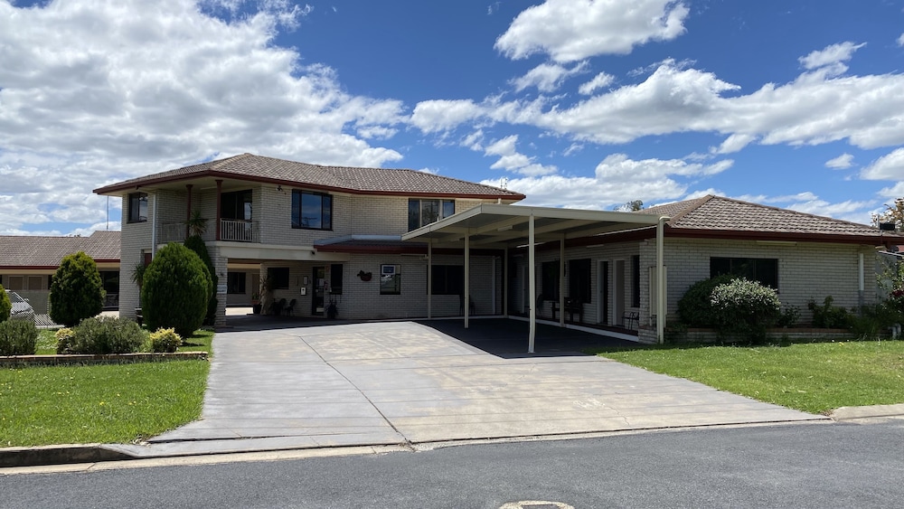 sapphire city motor inn inverell