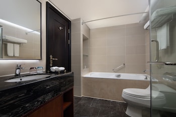 holiday inn chengdu century city westtower
