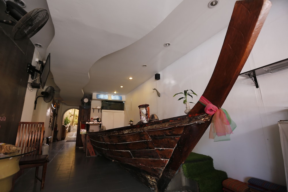 baan kamala hostel and guesthouse