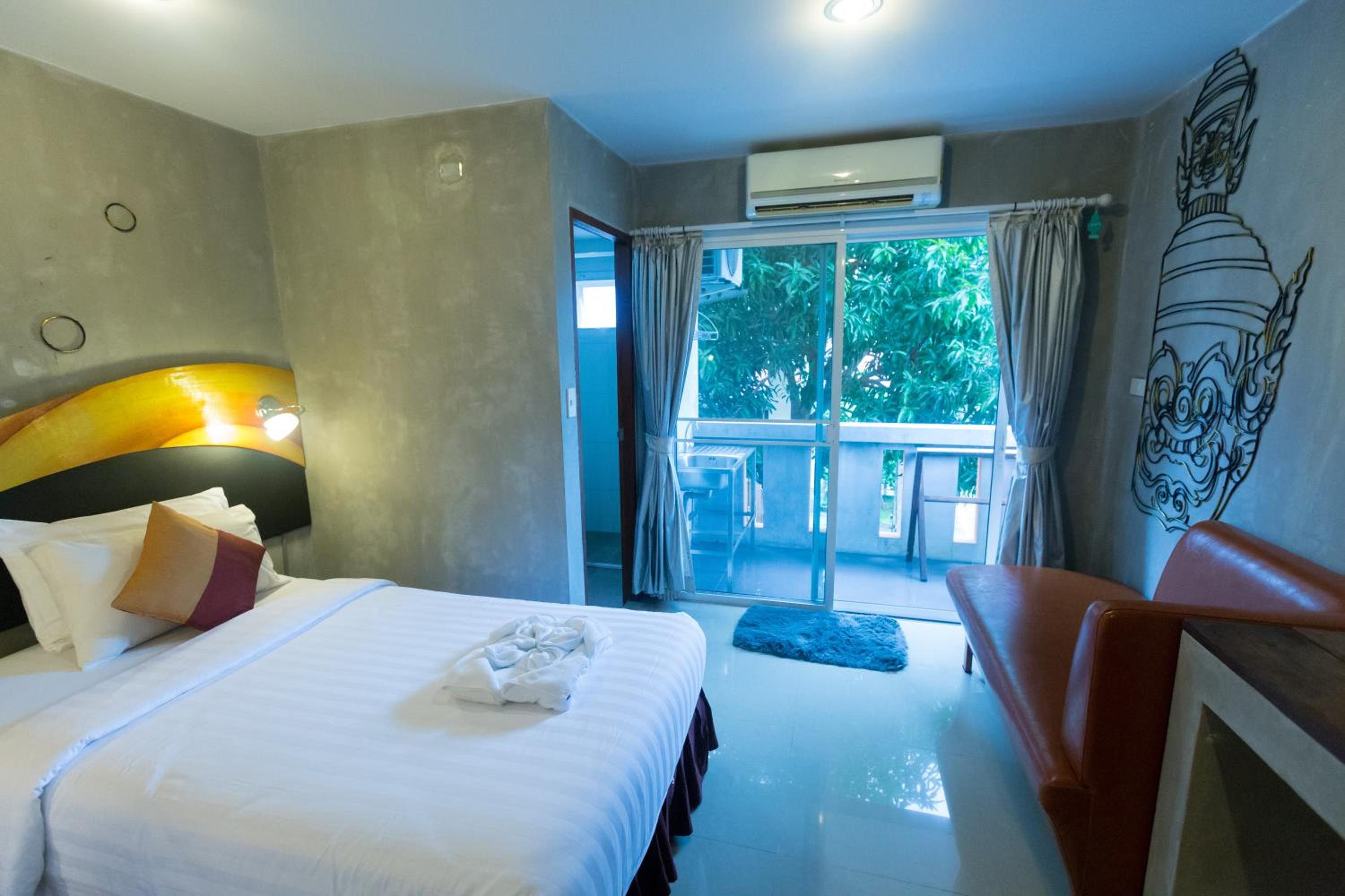 baan kamala hostel and guesthouse