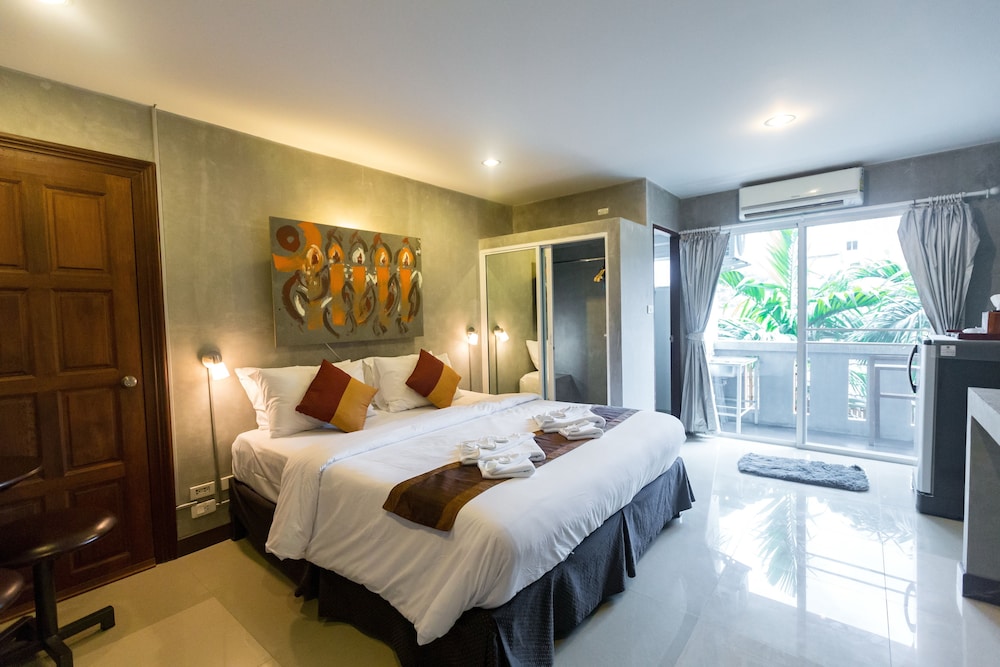 baan kamala hostel and guesthouse