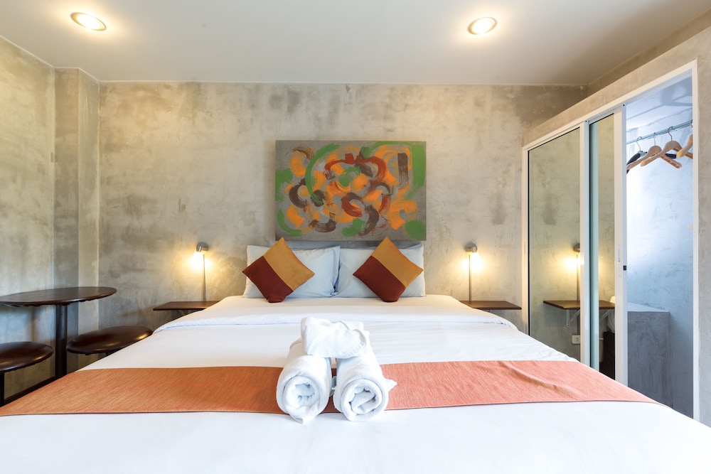 baan kamala hostel and guesthouse