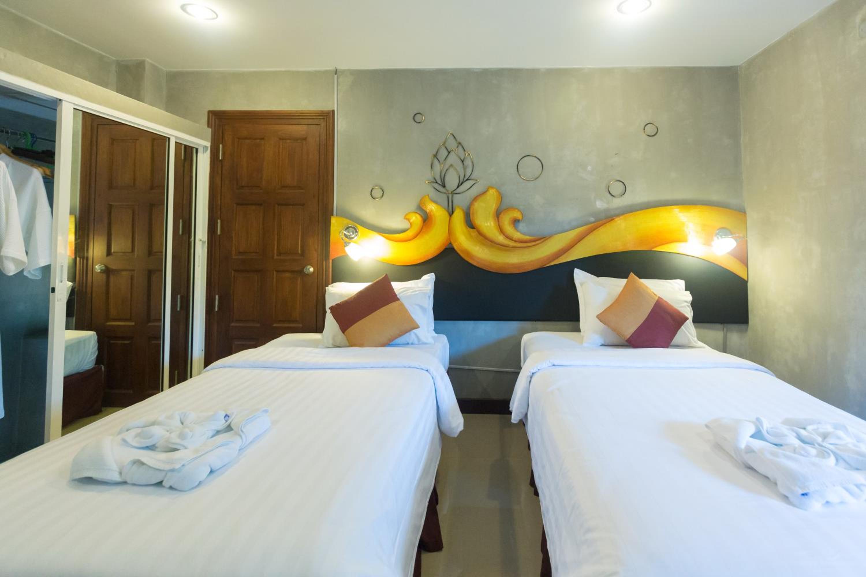 baan kamala hostel and guesthouse