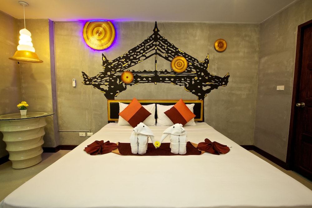 baan kamala hostel and guesthouse