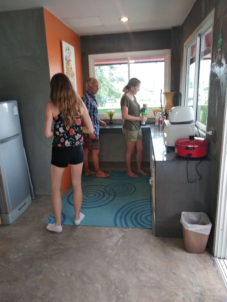 baan kamala hostel and guesthouse