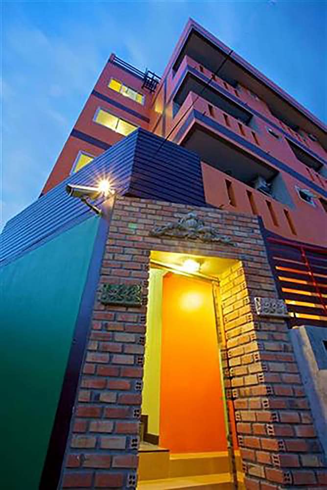 baan kamala hostel and guesthouse