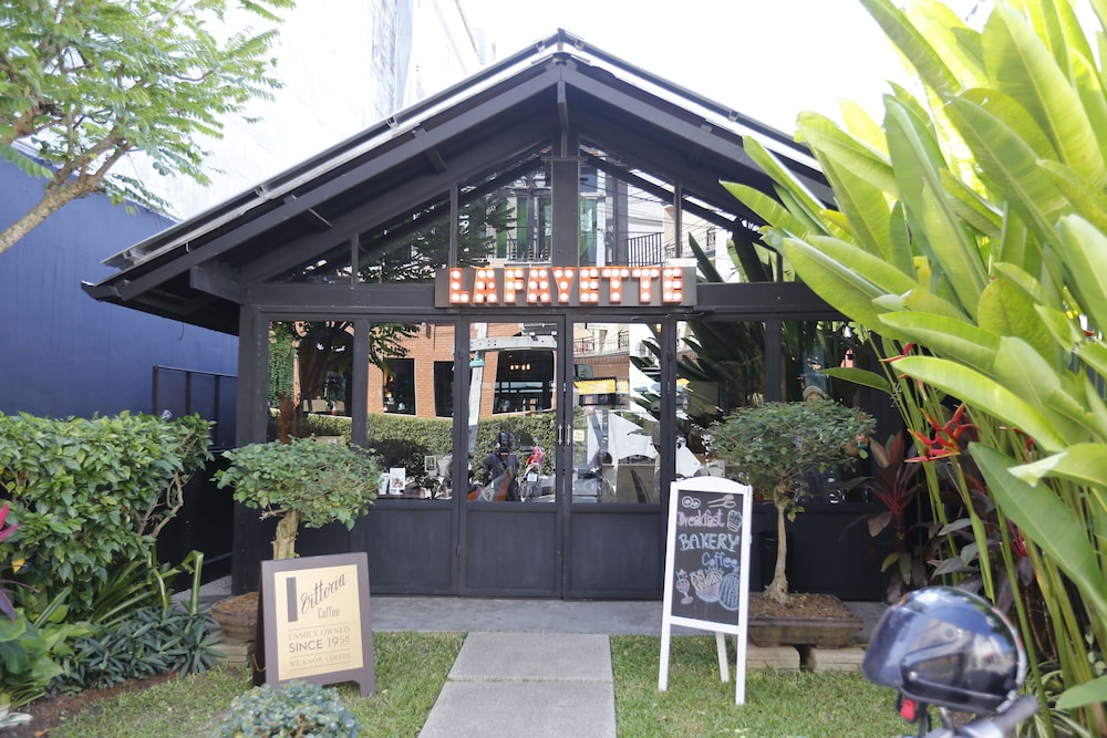 baan kamala hostel and guesthouse