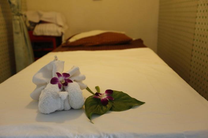 baan kamala hostel and guesthouse