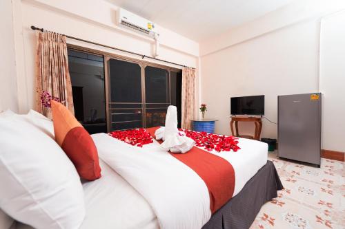 baan kamala hostel and guesthouse