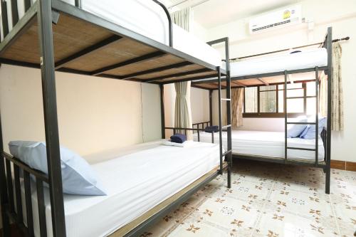baan kamala hostel and guesthouse