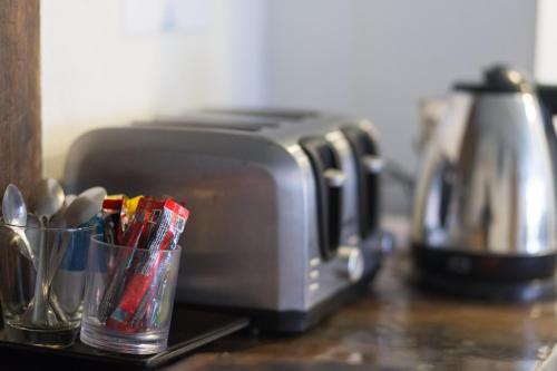 baan kamala hostel and guesthouse