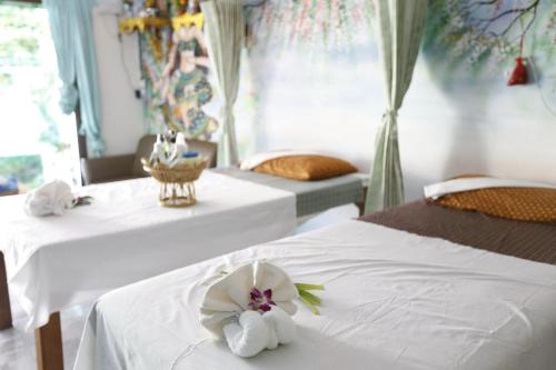 baan kamala hostel and guesthouse