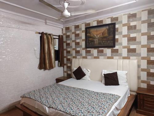 hotel white palace nizamuddin railway st