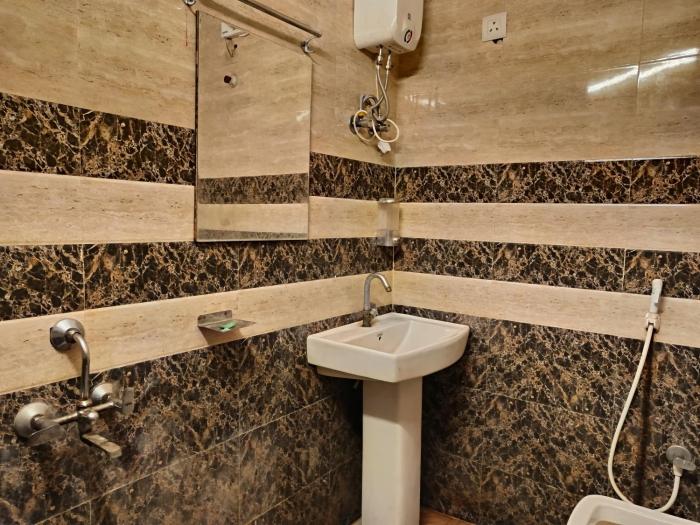 hotel white palace nizamuddin railway st