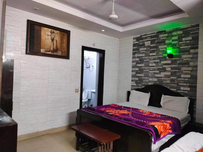 hotel white palace nizamuddin railway st