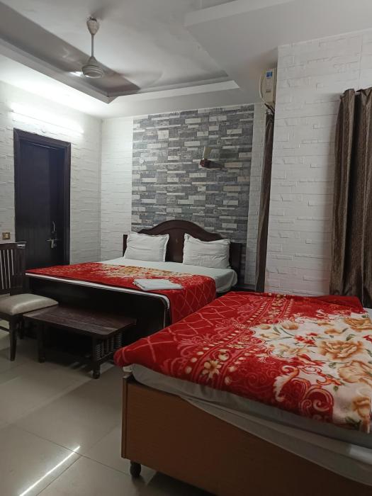 hotel white palace nizamuddin railway st