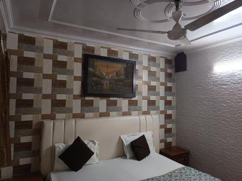 hotel white palace nizamuddin railway st