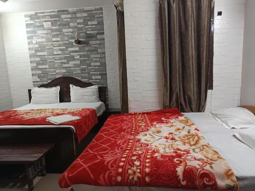 hotel white palace nizamuddin railway st