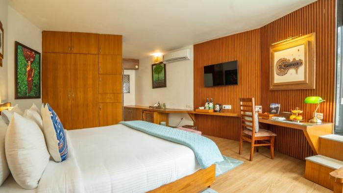 tree of life eila art hotel manali