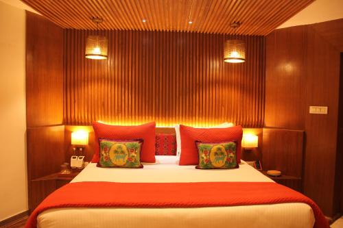 tree of life eila art hotel manali