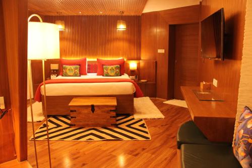 tree of life eila art hotel manali