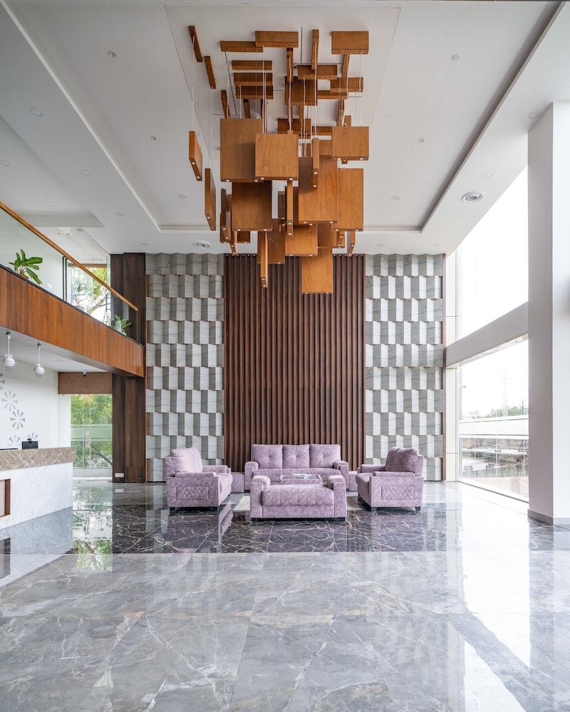 hylife hotel and convention
