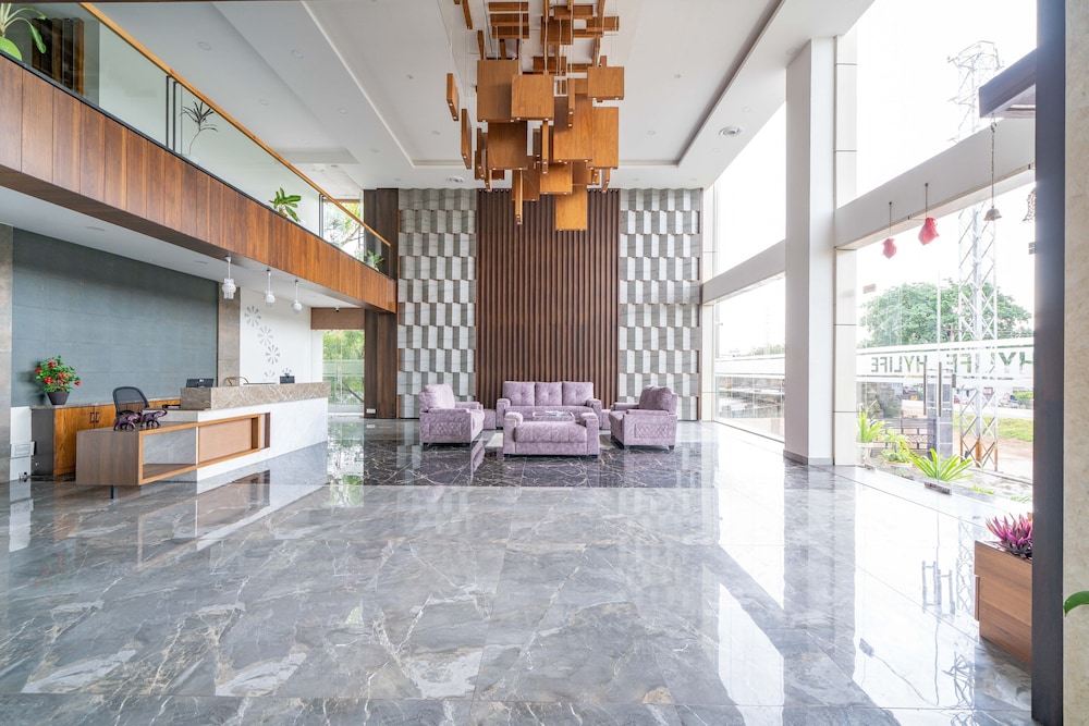 hylife hotel and convention