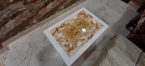 luxury flat in foreigner areof lajpat nagar with fully equipped kitch