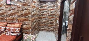 luxury flat in foreigner areof lajpat nagar with fully equipped kitch