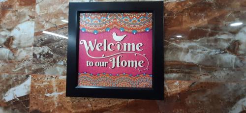 luxury flat in foreigner areof lajpat nagar with fully equipped kitch