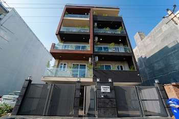 lime tree 2 bhk apartment golf course